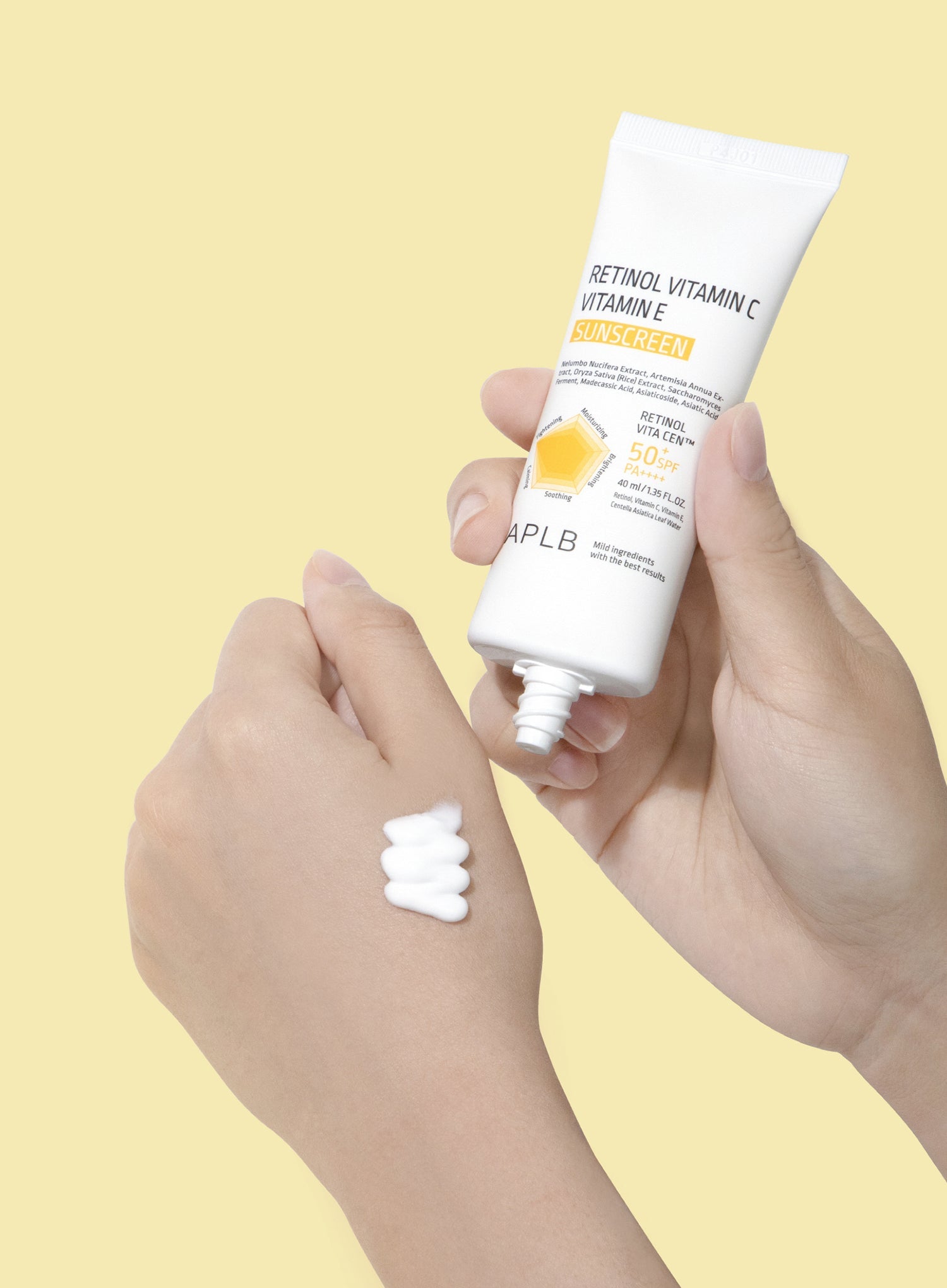 Retinol Vitamin C Vitamin E Sunscreen (SPF50+ PA++++) (40ml)