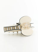 Olive Hair Clip IL503 cream side close-up showing clear gold spring mechanism hinge and inner jaw teeth detail